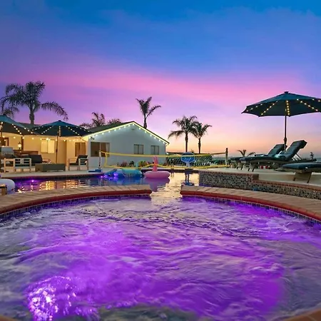 Immaculate 5Br Micro Resort With Heated Pool & Spa